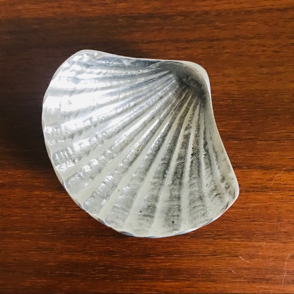 Mexican pewter seashell ring dish - Picture 2 of 7